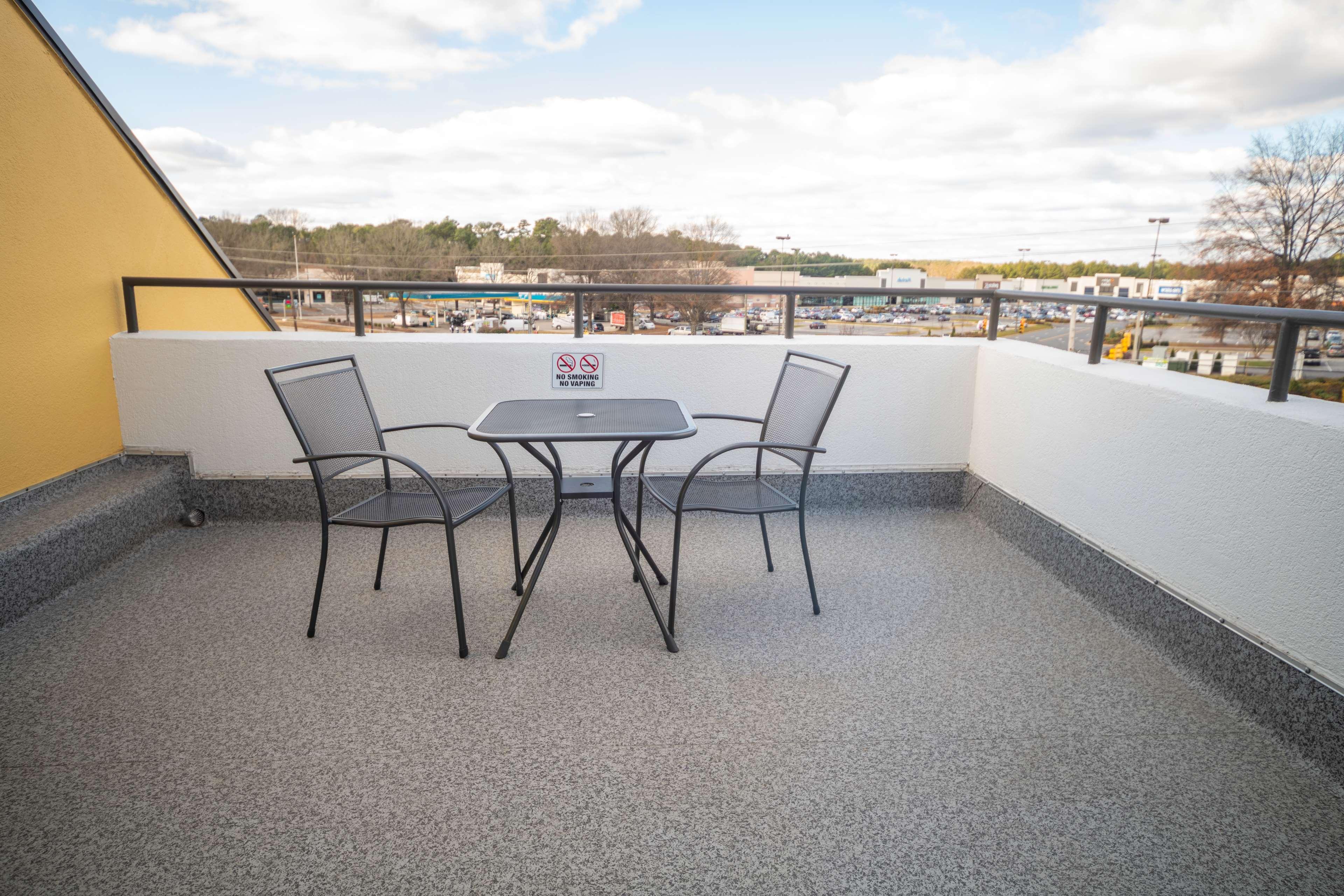 Best Western Plus Raleigh Crabtree Valley Hotel Exteriör bild