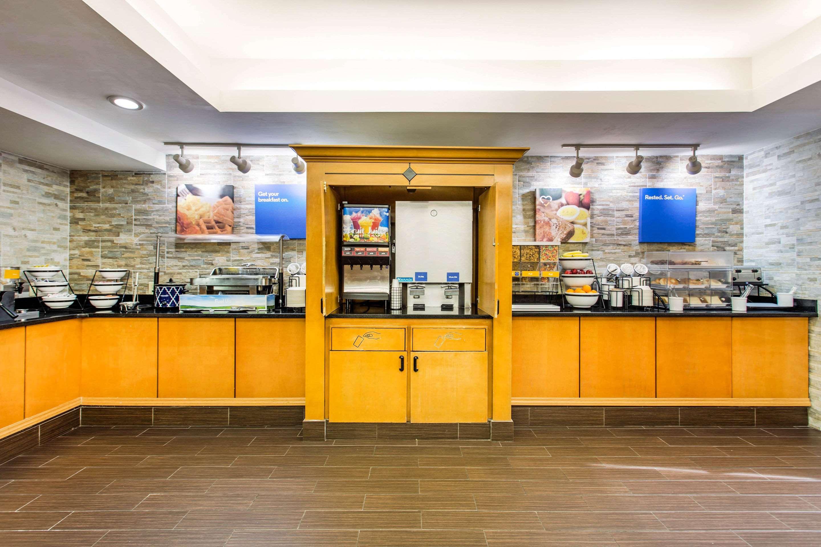 Best Western Plus Raleigh Crabtree Valley Hotel Exteriör bild