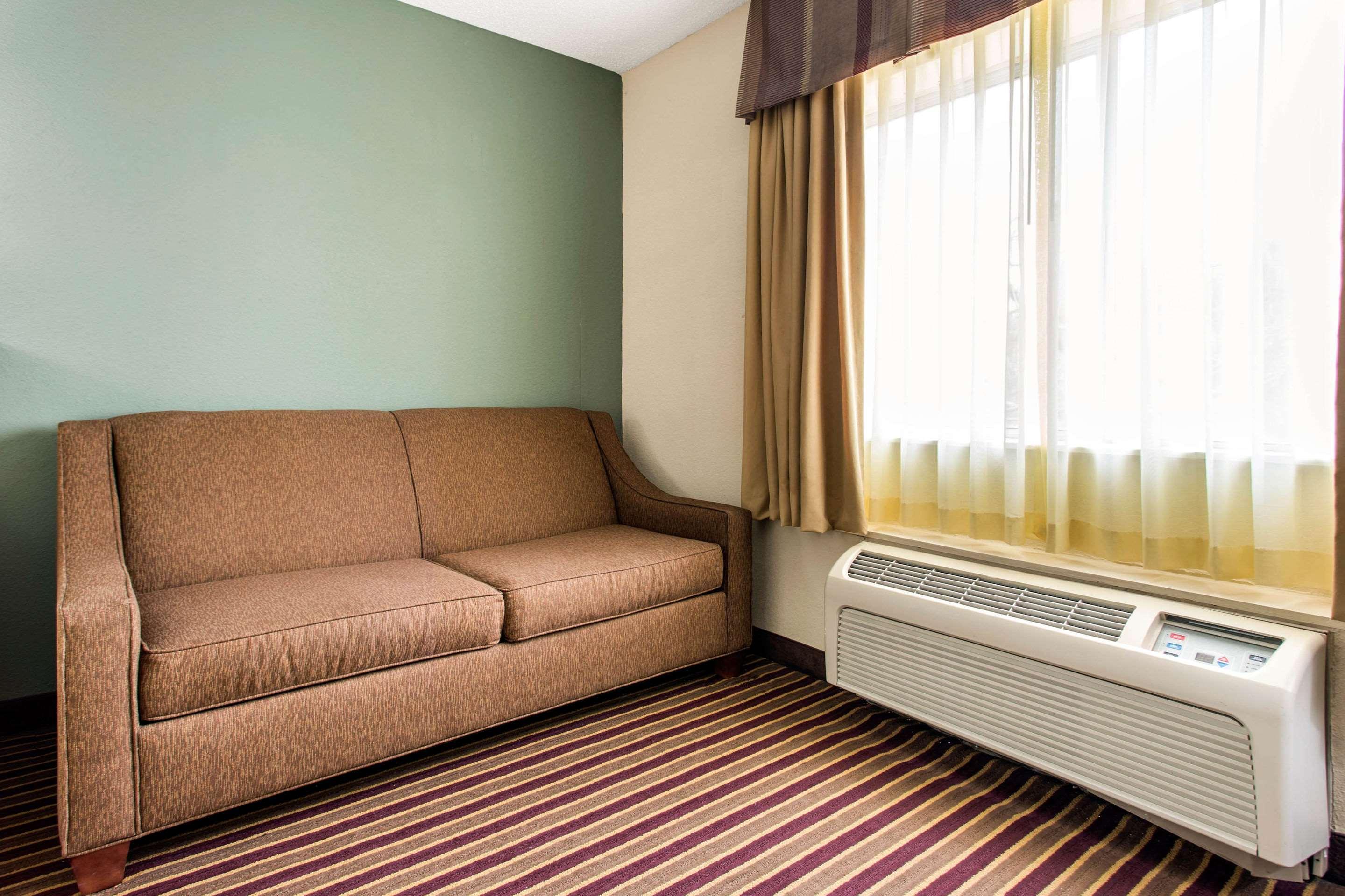 Best Western Plus Raleigh Crabtree Valley Hotel Exteriör bild