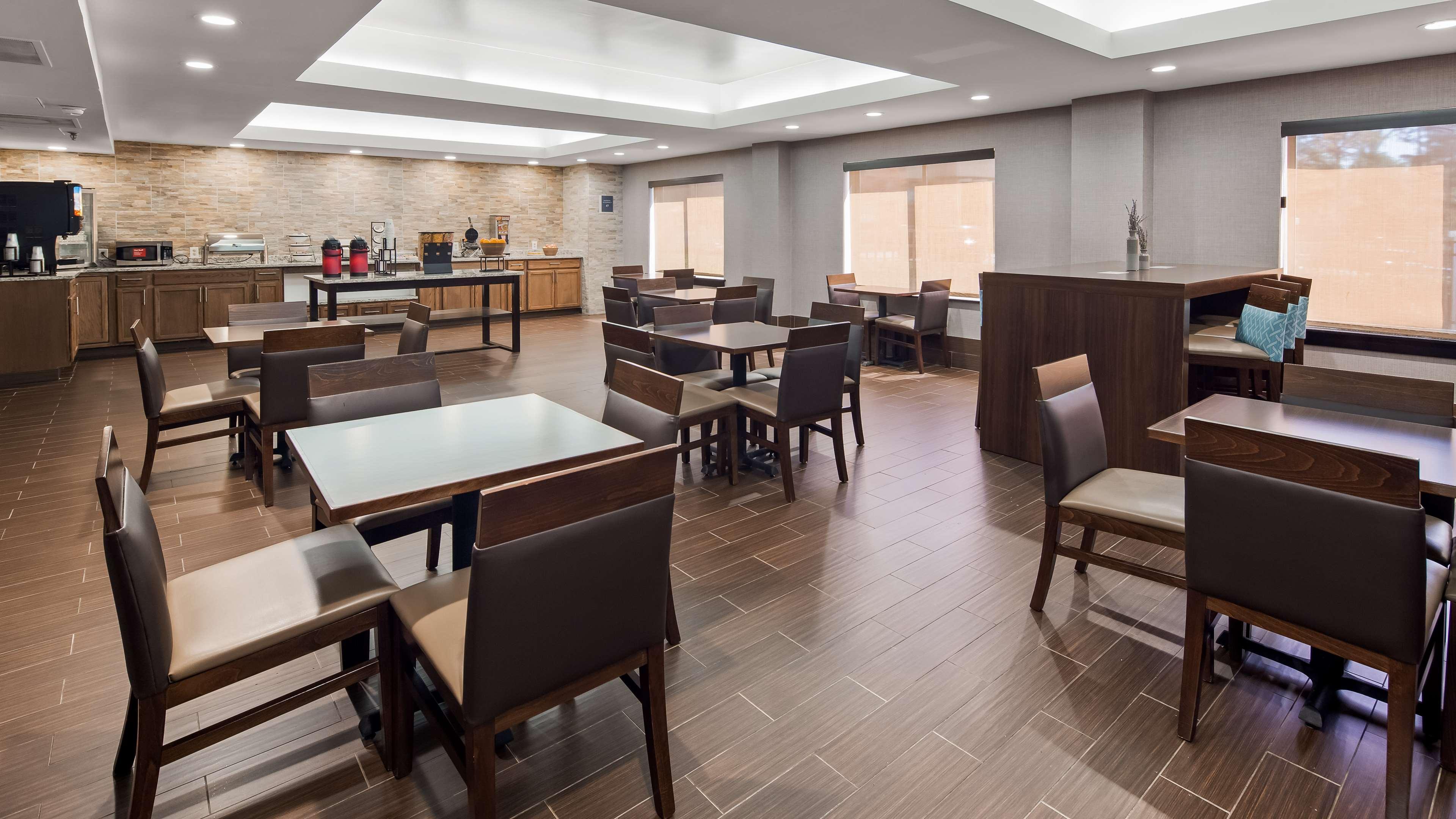 Best Western Plus Raleigh Crabtree Valley Hotel Exteriör bild