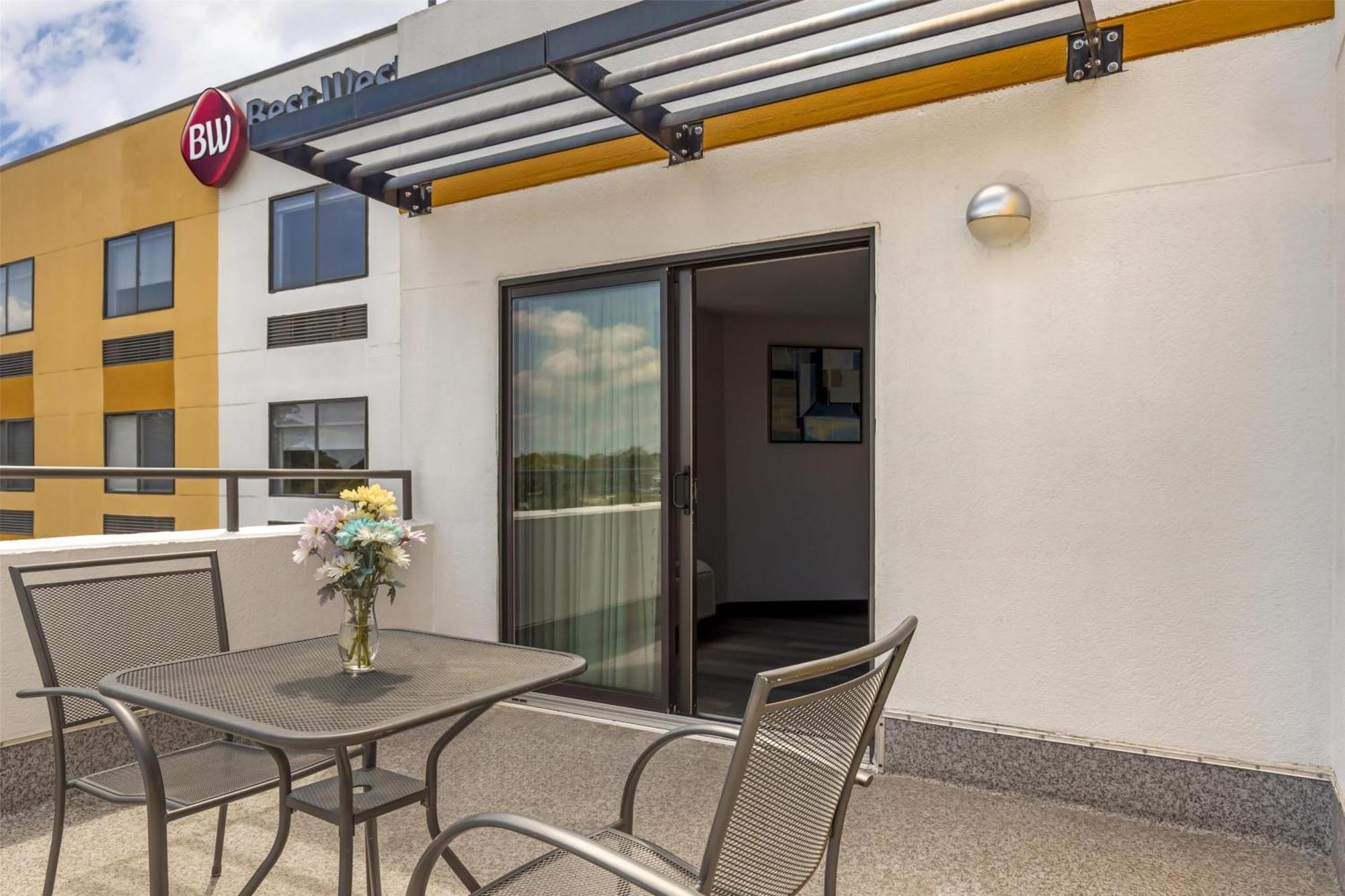 Best Western Plus Raleigh Crabtree Valley Hotel Exteriör bild